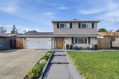 Photo of 3209 Macfadden Street, Napa, CA 94558 (MLS # 326013784)