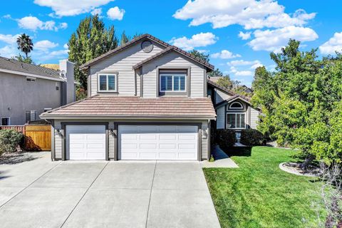 Photo of 3442 Glen Ellen Drive, Fairfield, CA 94534 (MLS # 325089331)