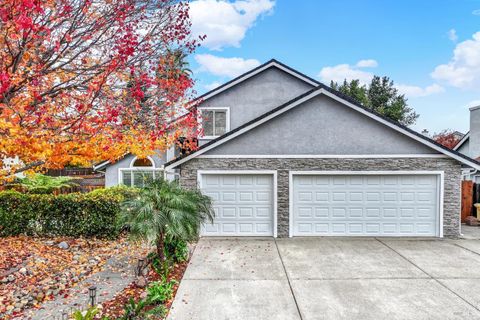 Photo of 632 Cordelia Circle, Vacaville, CA 95687 (MLS # 325102116)