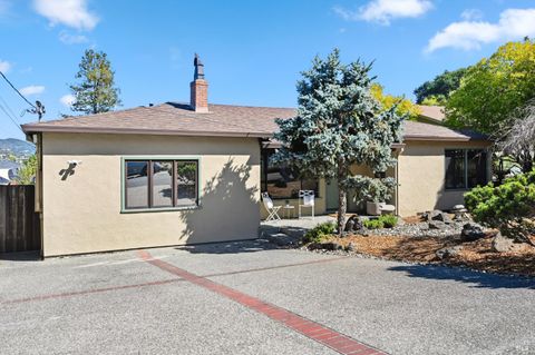 Photo of 10 Hazel Court, San Rafael, CA 94901 (MLS # 325089516)