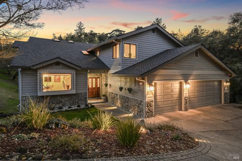Photo of 5146 Vista Grande Drive, Santa Rosa, CA 95403 (MLS # 326008522)