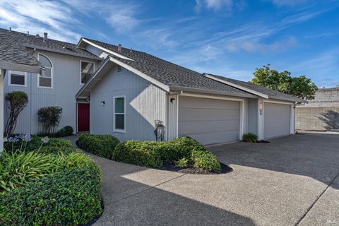 Photo of 1206 Capri Way, Rohnert Park, CA 94928 (MLS # 325080488)