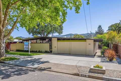 Photo of 659 Las Colindas Road, San Rafael, CA 94903 (MLS # 326006356)