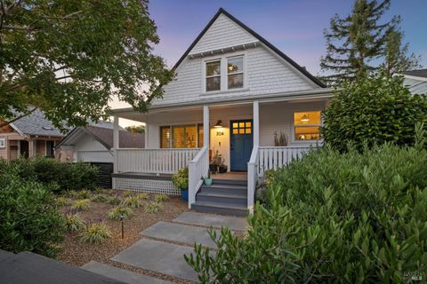 Photo of 304 West Street, Petaluma, CA 94952 (MLS # 325090661)