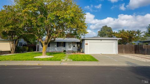 Photo of 420 McKenzie Drive, Dixon, CA 95620 (MLS # 325101202)
