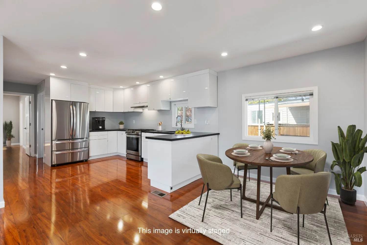 San Rafael, California 94903, United States, 4 Bedrooms Bedrooms, ,2 BathroomsBathrooms,Residential,Active,87411