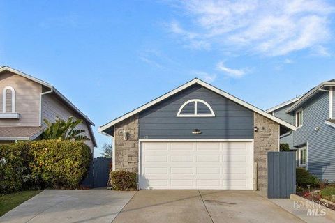 Photo of 133 Windsurfer Court, Vallejo, CA 94591 (MLS # 326012165)