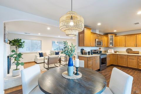 Photo of 111 S Franklin Street, Napa, CA 94559 (MLS # 326002697)