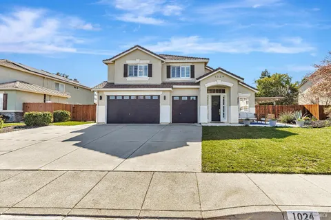 MLS: 325015995