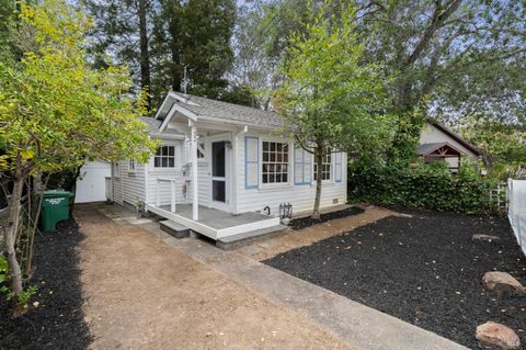 Photo of 32 Mountain View Avenue, Mill Valley, CA 94941 (MLS # 325087327)