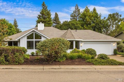 Photo of 314 Greens Drive, Healdsburg, CA 95448 (MLS # 325086496)