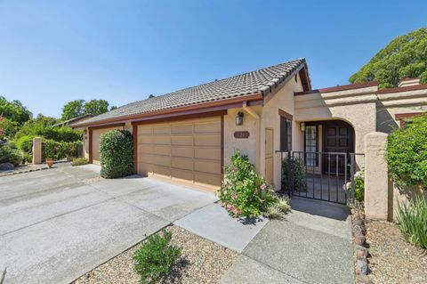 Photo of 424 La Quinta Lane, Sonoma, CA 95476 (MLS # 326004485)