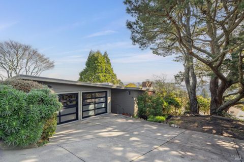 Photo of 311 Edgewood Avenue, Mill Valley, CA 94941 (MLS # 326008293)