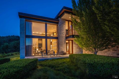 Photo of 7596 Sonoma Mountain Road, Glen Ellen, CA 95442 (MLS # 325039202)