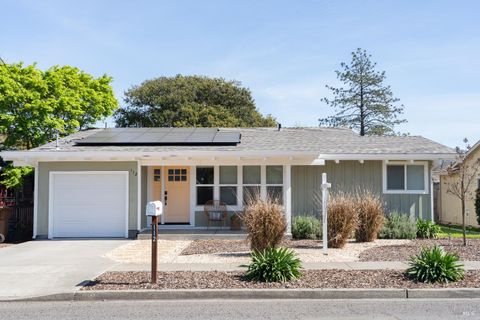 Photo of 112 Roosevelt Street, Napa, CA 94558 (MLS # 326016347)