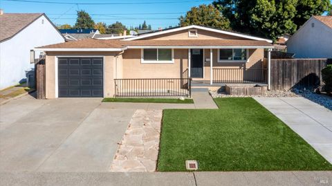 Photo of 372 Acacia Street, Vacaville, CA 95688 (MLS # 325092613)