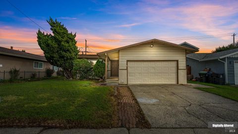 Photo of 1318 Taft Street, Fairfield, CA 94533 (MLS # 326014962)