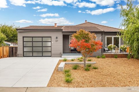Photo of 27 Strawberry Circle, Mill Valley, CA 94941 (MLS # 325078318)