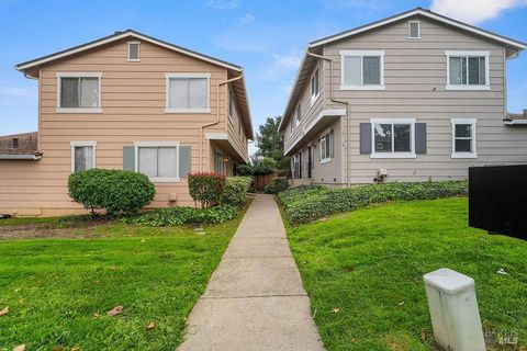 Photo of 19 Parrott Street, Vallejo, CA 94590 (MLS # 325096463)