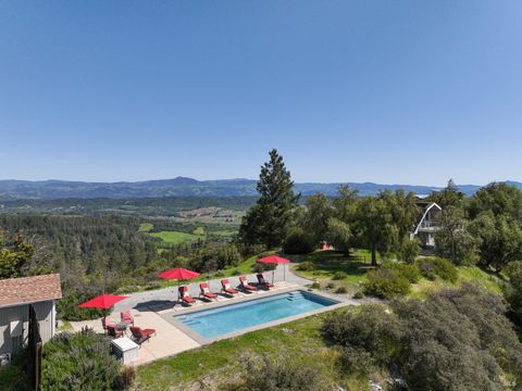 Photo of 5750 Chemise Road, Healdsburg, CA 95448 (MLS # 325020330)