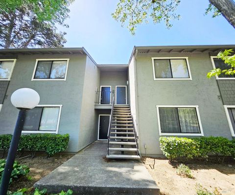Photo of 900 Cambridge Drive #122, Benicia, CA 94510 (MLS # 326016291)
