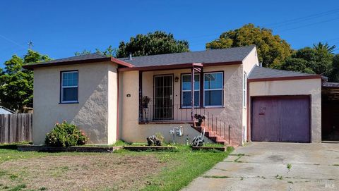 Photo of 34 Hermosa Avenue, Vallejo, CA 94590 (MLS # 326021072)