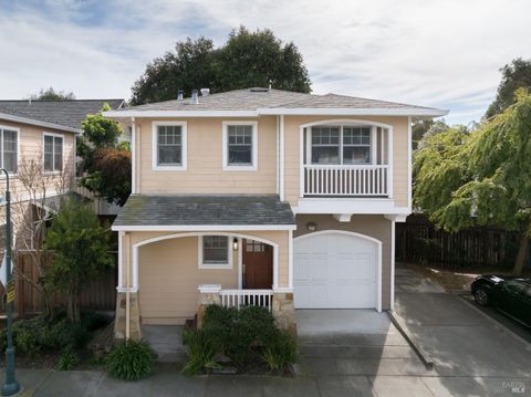 Photo of 930 Martin Circle, Petaluma, CA 94952 (MLS # 326009009)