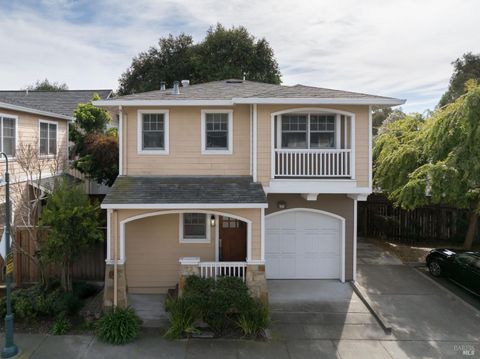 Photo of 930 Martin Circle, Petaluma, CA 94952 (MLS # 326009009)
