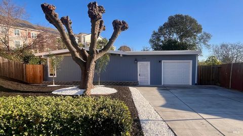 Photo of 223 Wedgewood Court, Vallejo, CA 94591 (MLS # 326002259)