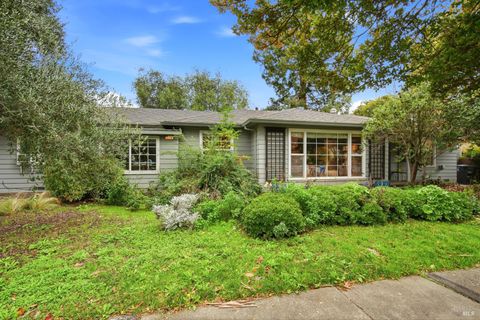 Photo of 2170 Grace Drive, Santa Rosa, CA 95404 (MLS # 325098180)