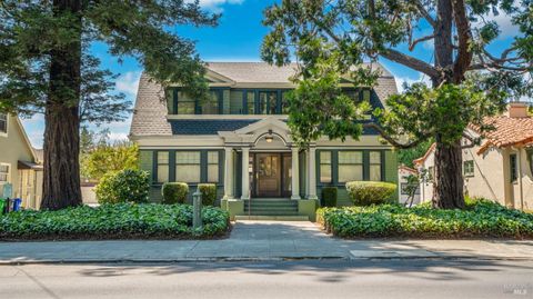 Photo of 563 Jefferson Street, Napa, CA 94559 (MLS # 325102912)