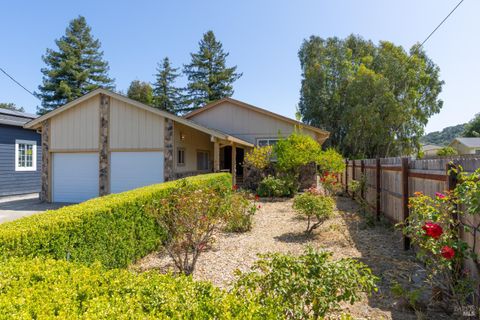 Photo of 32 Roosevelt Avenue, San Rafael, CA 94903 (MLS # 325055376)