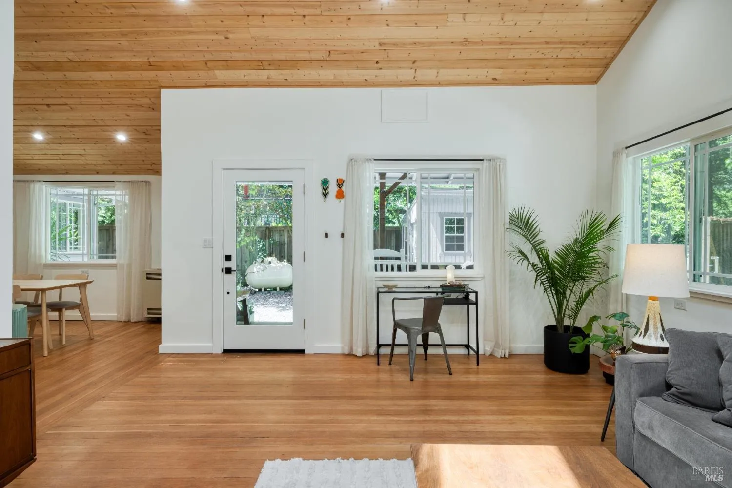 Guerneville, California 95446, United States, 2 Bedrooms Bedrooms, ,1 BathroomBathrooms,Residential,Active,130220