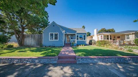 Photo of 527 Great Jones Street, Fairfield, CA 94533 (MLS # 325084610)