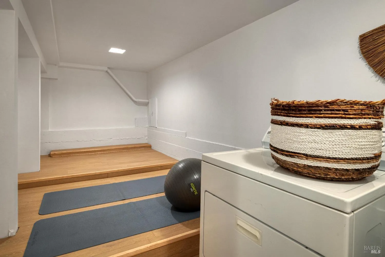 Guerneville, California 95446, United States, 4 Bedrooms Bedrooms, ,4 BathroomsBathrooms,Residential,Active,177386