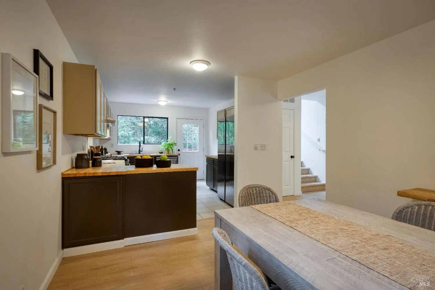 Guerneville, California 95446, United States, 4 Bedrooms Bedrooms, ,4 BathroomsBathrooms,Residential,Active,177386