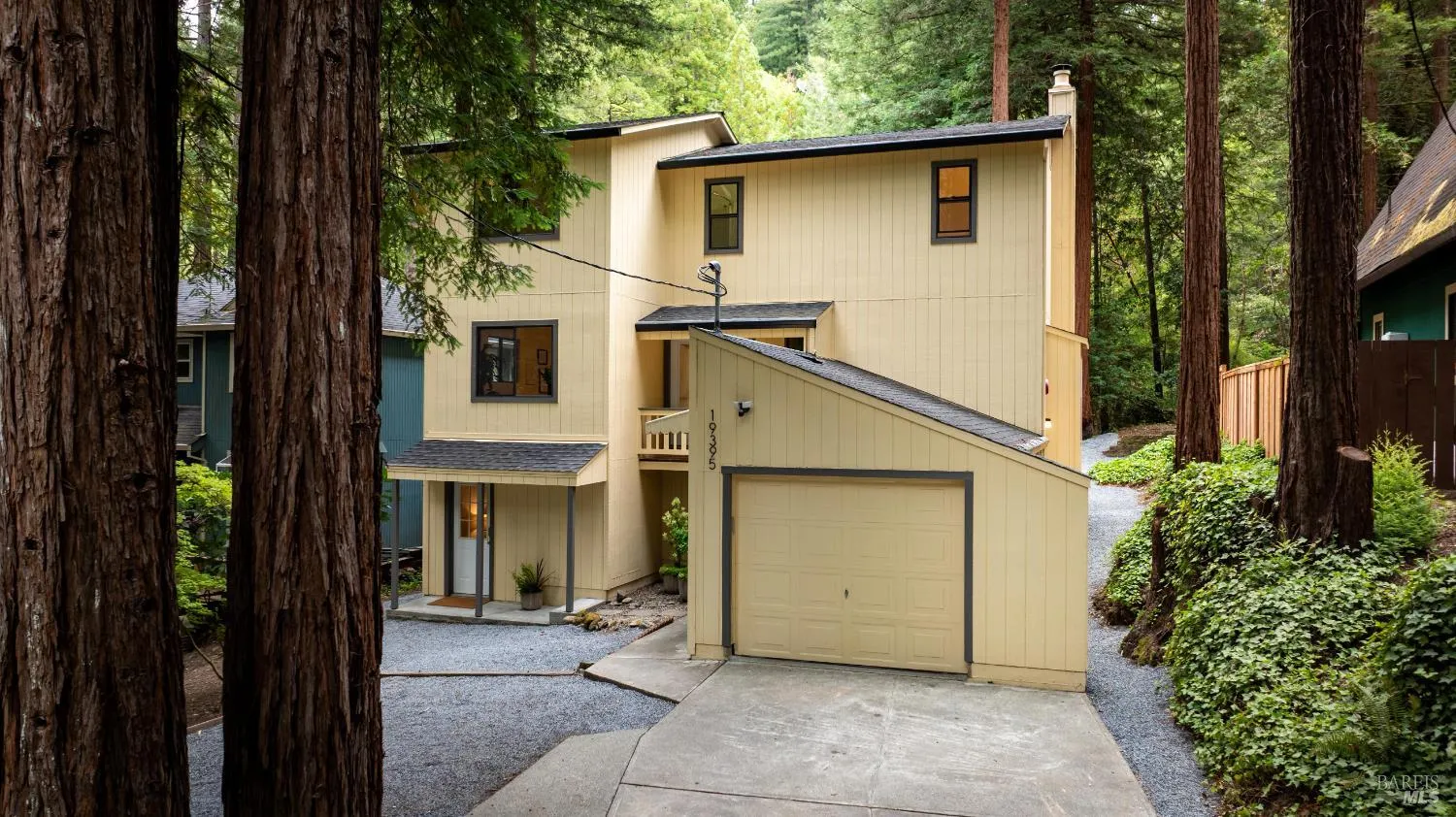 Guerneville, California 95446, United States, 4 Bedrooms Bedrooms, ,4 BathroomsBathrooms,Residential,Active,177386