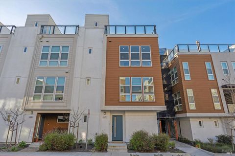 Photo of 317 Verandah Avenue, Novato, CA 94945 (MLS # 326018771)