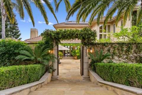 Photo of 895 Valley View Drive, Healdsburg, CA 95448 (MLS # 325033803)