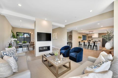 Photo of 696 Hawthorne Drive, Tiburon, CA 94920 (MLS # 326014951)