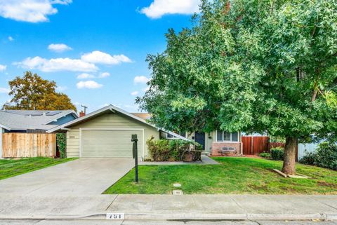 Photo of 751 El Camino Avenue, Vacaville, CA 95688 (MLS # 325099145)