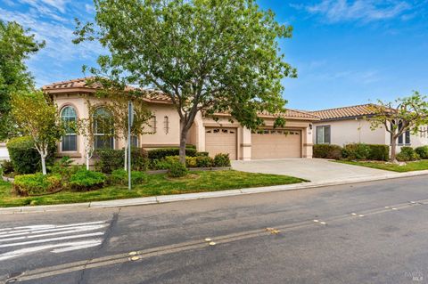 Photo of 408 Willow Brook Way, Rio Vista, CA 94571 (MLS # 325087973)