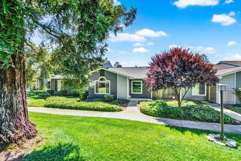 Photo of 106 Village Court, Vacaville, CA 95687 (MLS # 325079709) Photo of 106 Village Court, Vacaville, CA 95687 (MLS # 325079709)