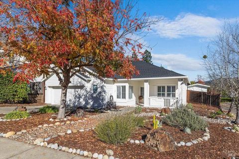 Photo of 302 Laurel Court, Cloverdale, CA 95425 (MLS # 325099557)