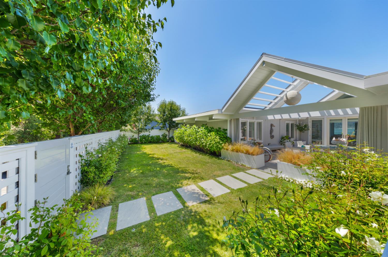 27 West Shore Road