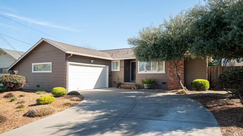 Photo of 3528 Yale Drive, Santa Rosa, CA 95405 (MLS # 326018716)
