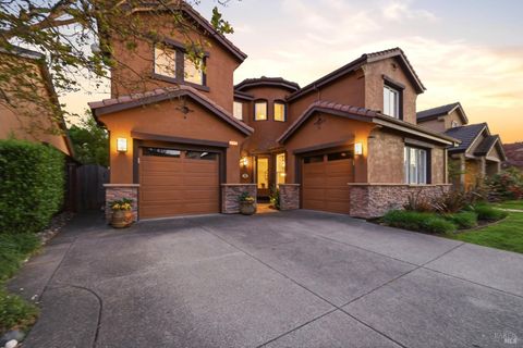 Photo of 1384 Birdie Drive, Windsor, CA 95492 (MLS # 326020688)