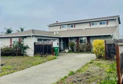 Photo of 1713 Alhambra Court, Petaluma, CA 94954 (MLS # 325103194)