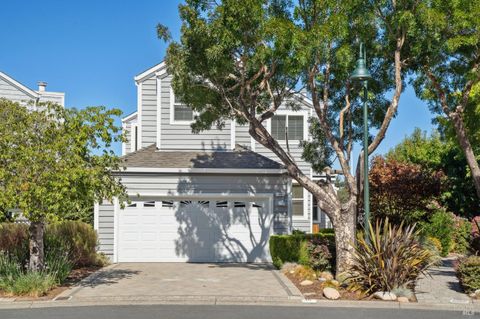Photo of 15 Crystal Creek Court, Larkspur, CA 94939 (MLS # 325084543)