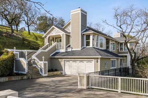 Photo of 6 Oak Park Drive, Novato, CA 94945 (MLS # 326004365)